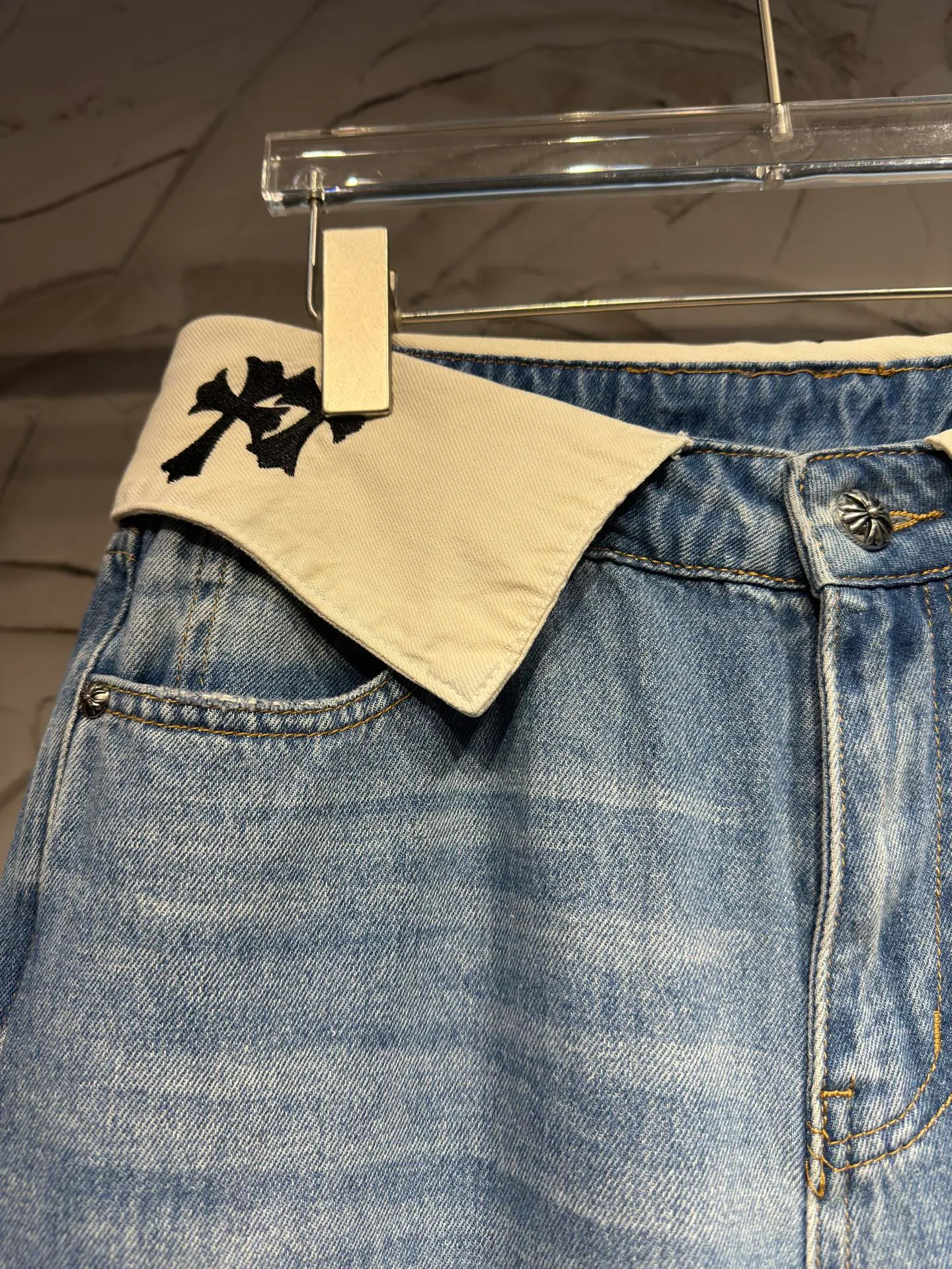 Chrome Hearts ｜ 、 Cream White ， 。Light Blue ， Retro ， 、 、 ， ， T、 、 、Martin Boots 、 ， ， Sizes：S M L